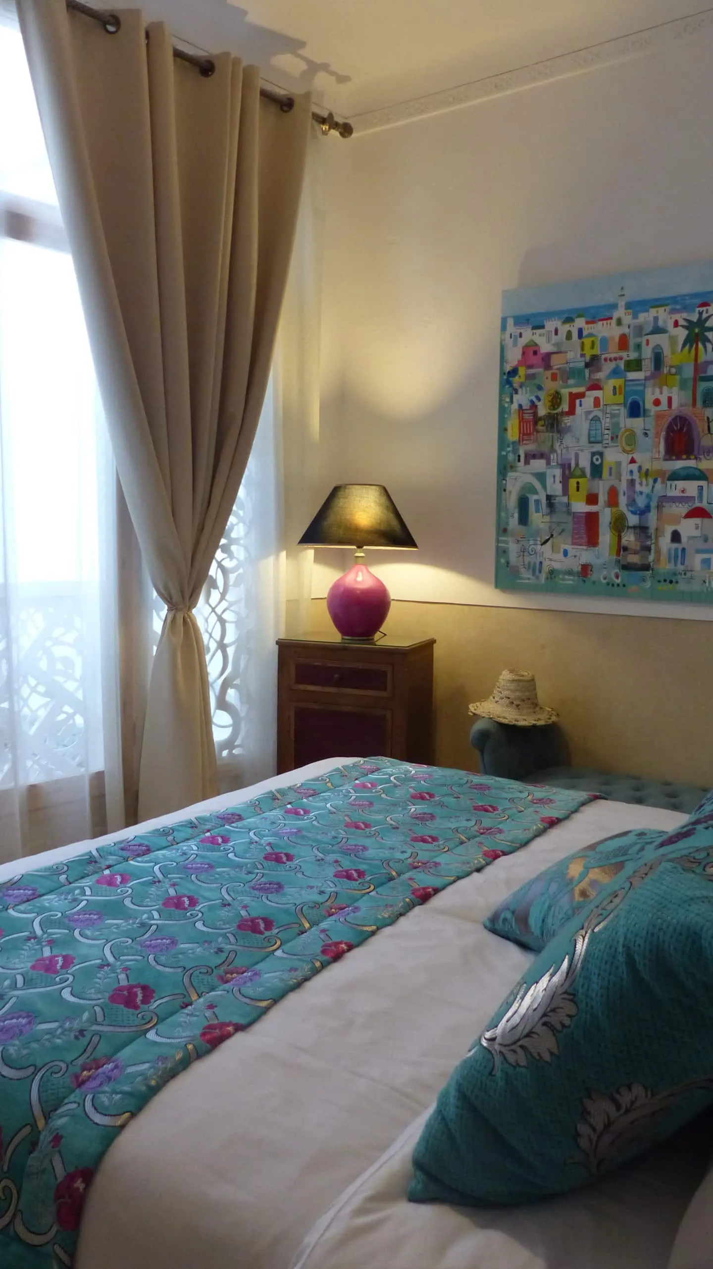 A tadelakt bathtub in one of the two suites