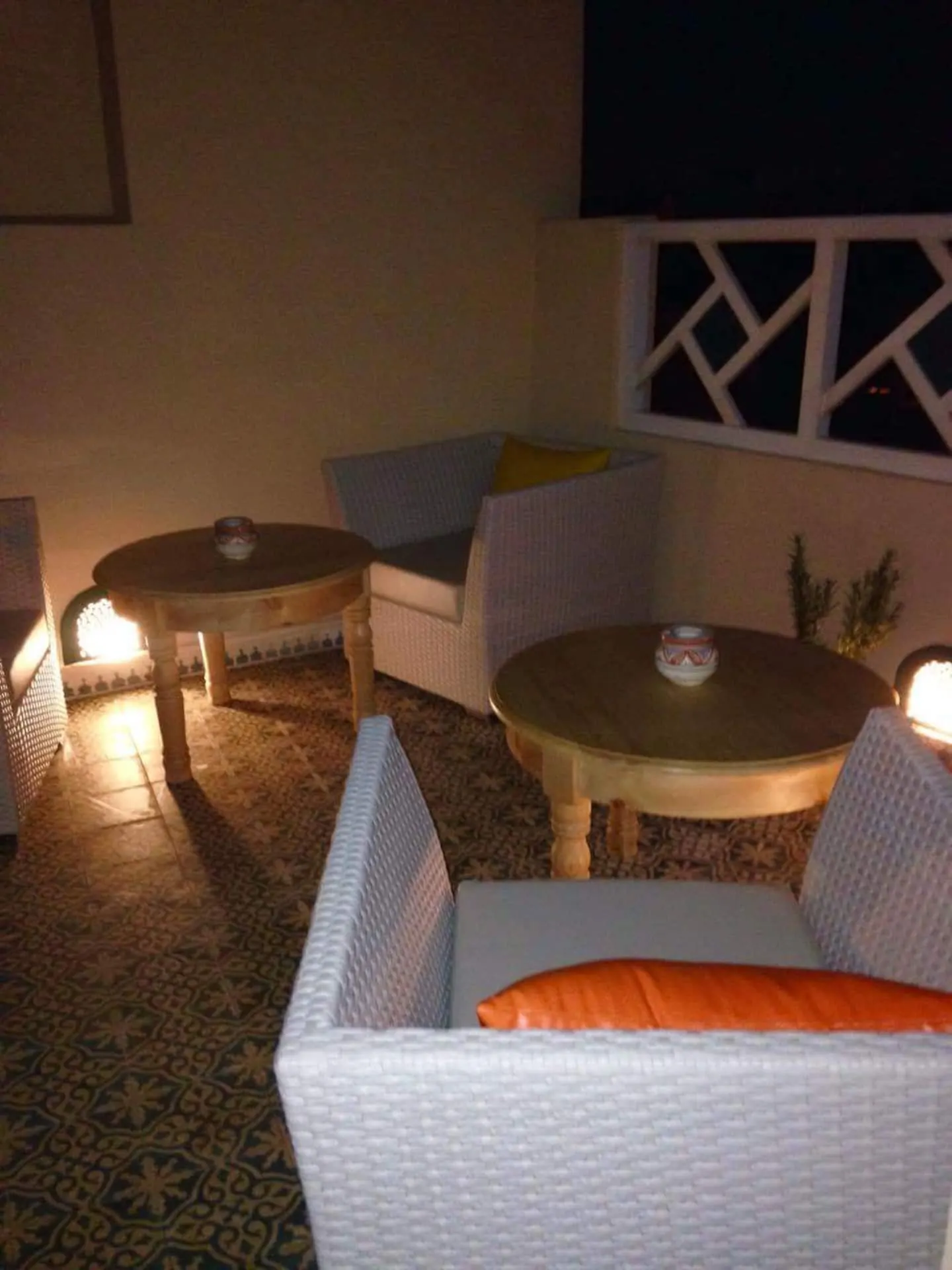 Candle-lit evening on the rooftop terrace